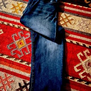 Joe’s boyfriend style jeans